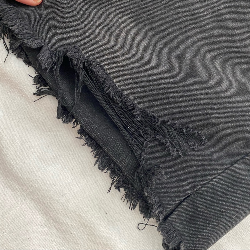 Black distressed Denim shorts - Picture 5 of 6